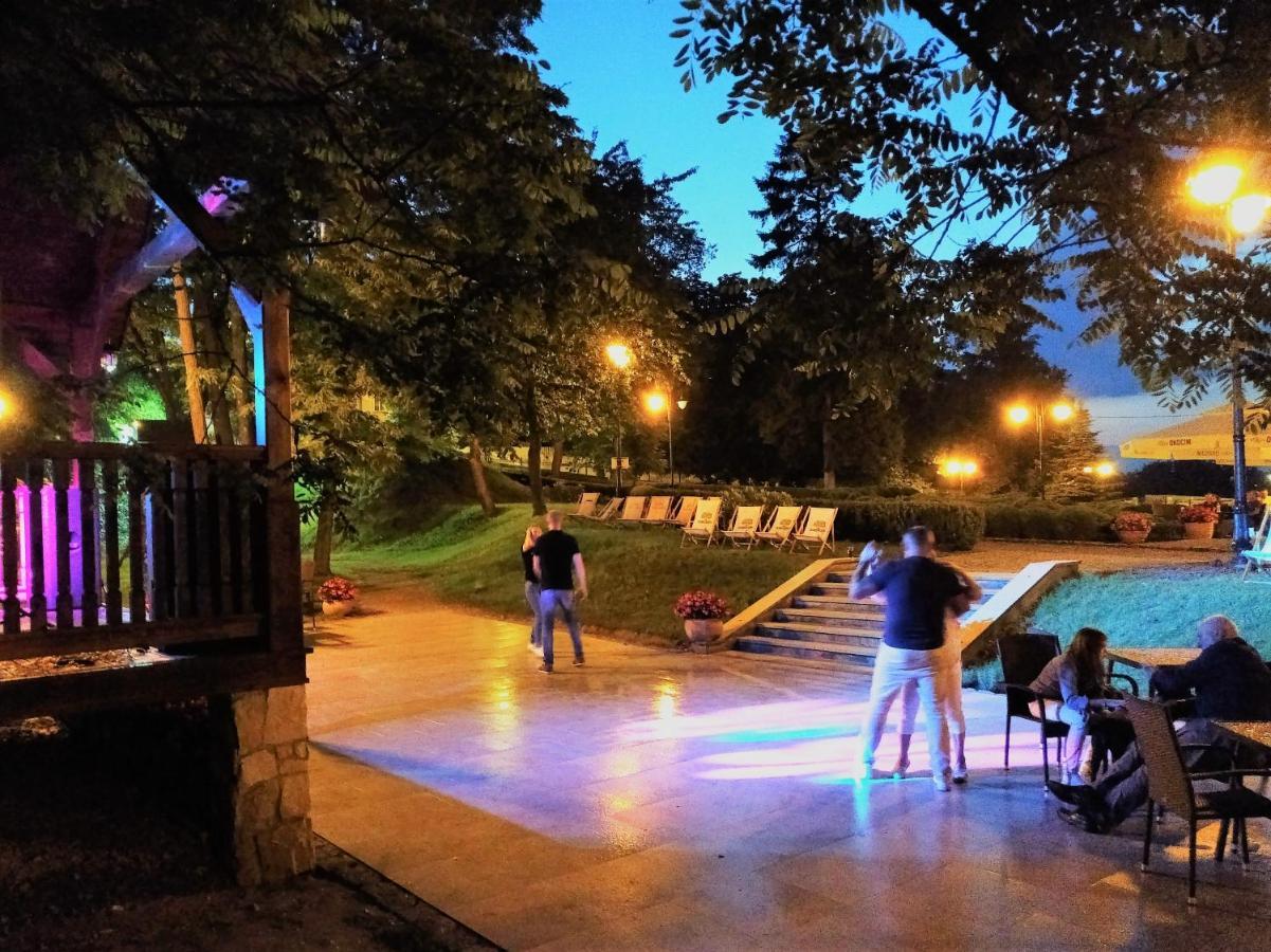 Hotel Sarmata Zespol Dworski Sandomierz Esterno foto