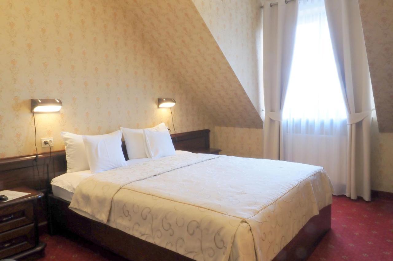 Hotel Sarmata Zespol Dworski Sandomierz Esterno foto