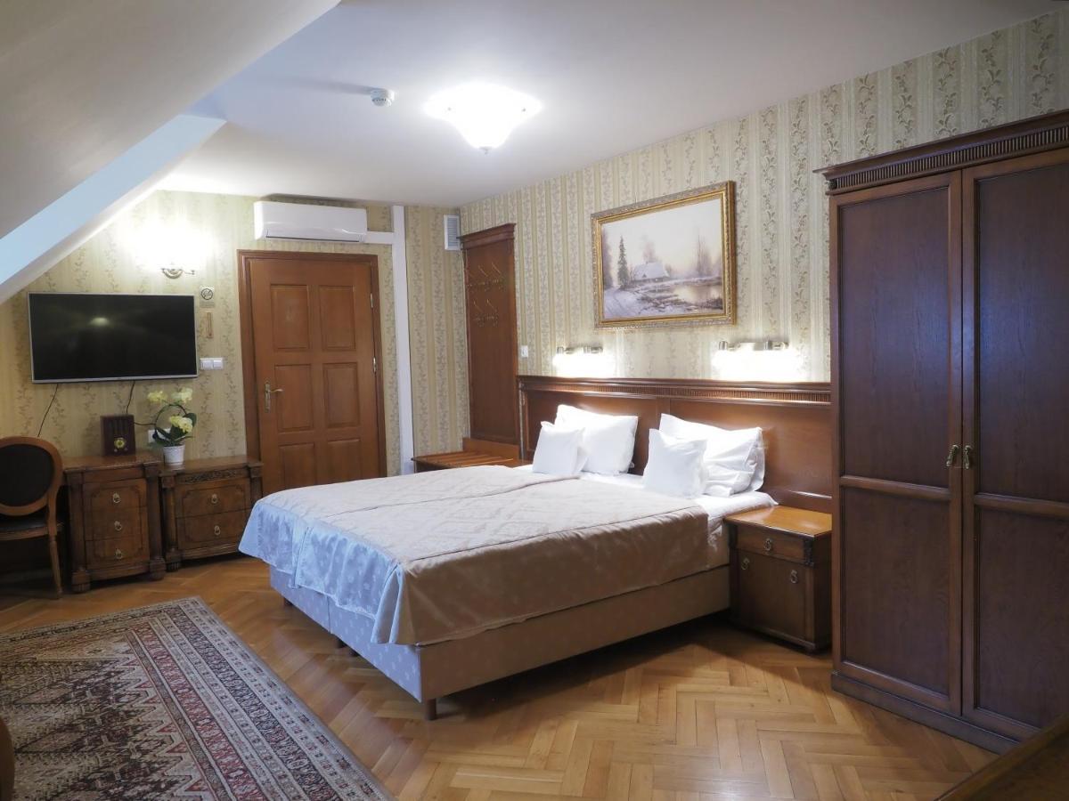 Hotel Sarmata Zespol Dworski Sandomierz Esterno foto