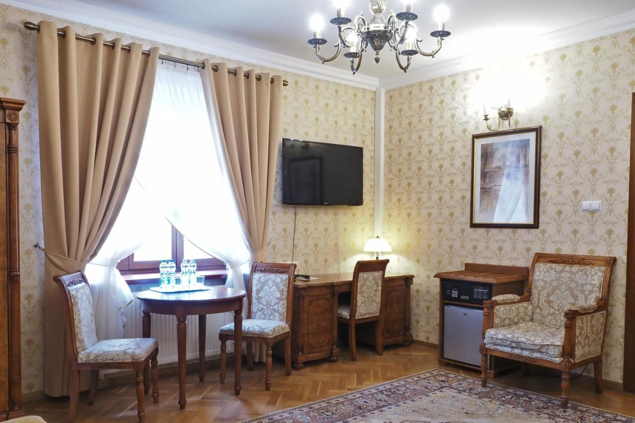 Hotel Sarmata Zespol Dworski Sandomierz Esterno foto