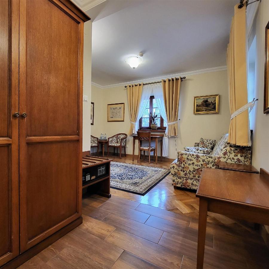 Hotel Sarmata Zespol Dworski Sandomierz Esterno foto