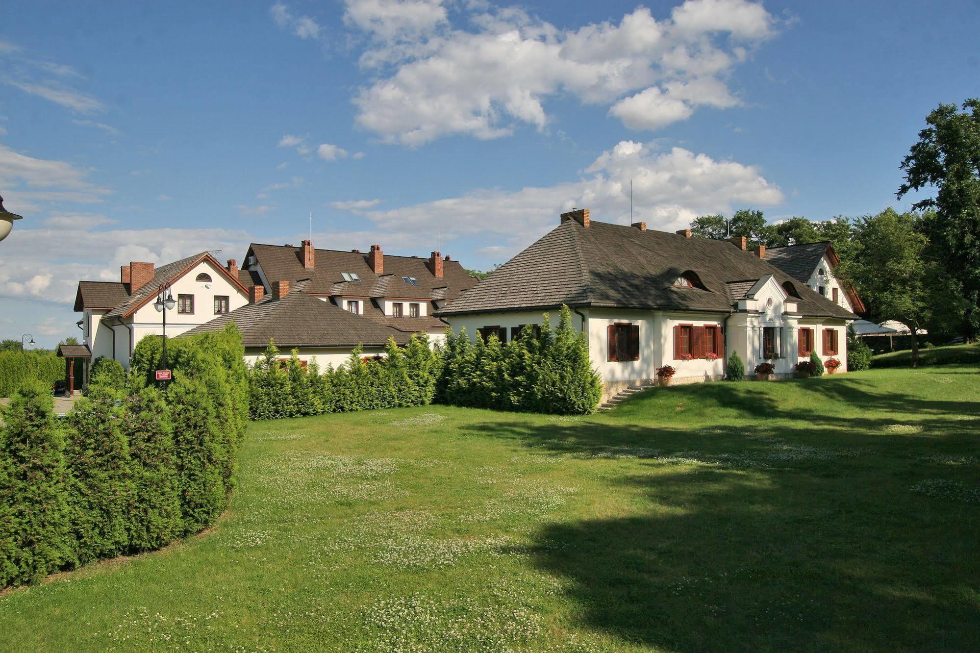 Hotel Sarmata Zespol Dworski Sandomierz Esterno foto